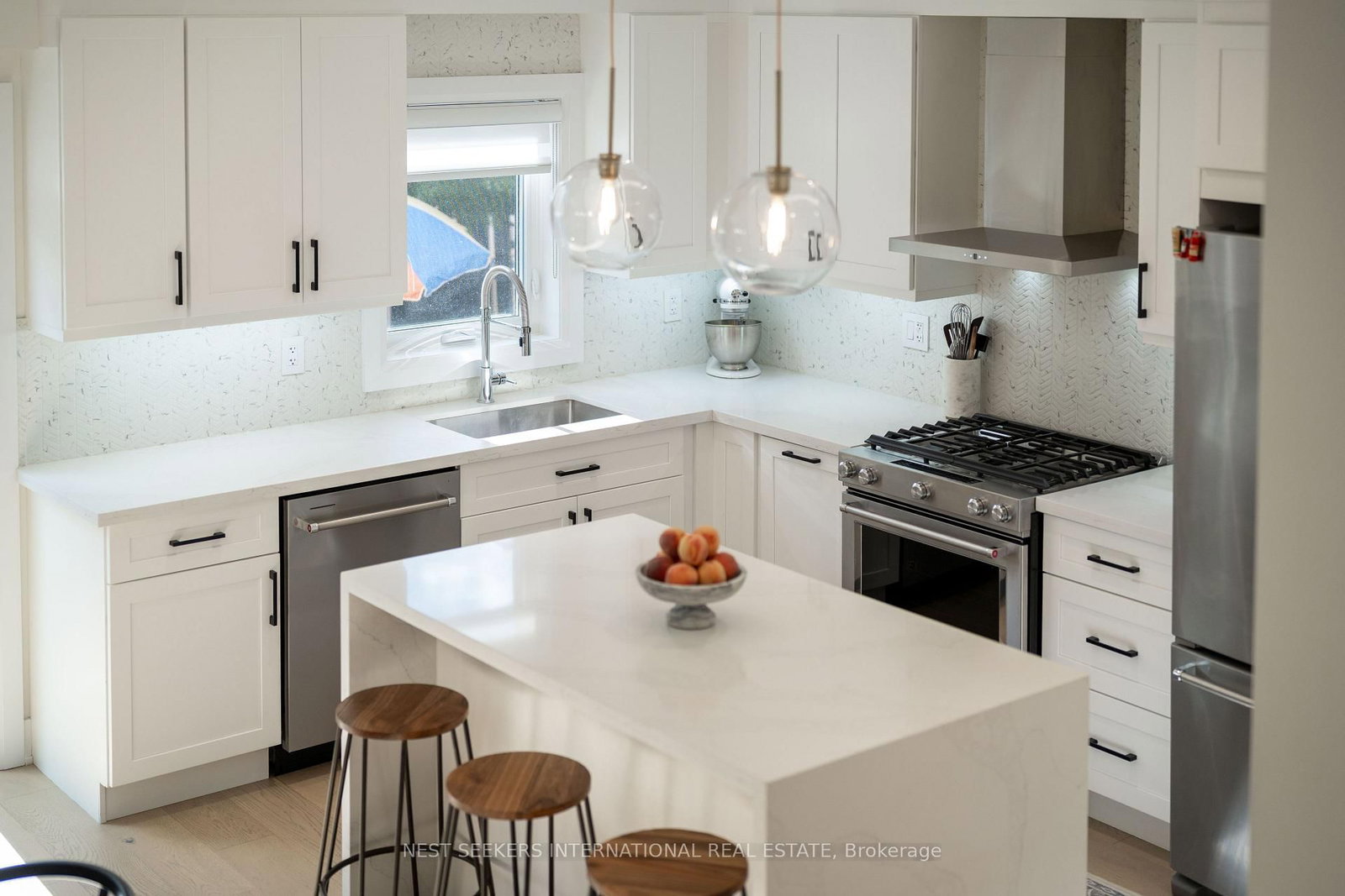 233 Venice Gate Drive • Vaughan, ON photo 5