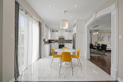 225 Silver Maple Road • Richmond Hill, ON photo 9