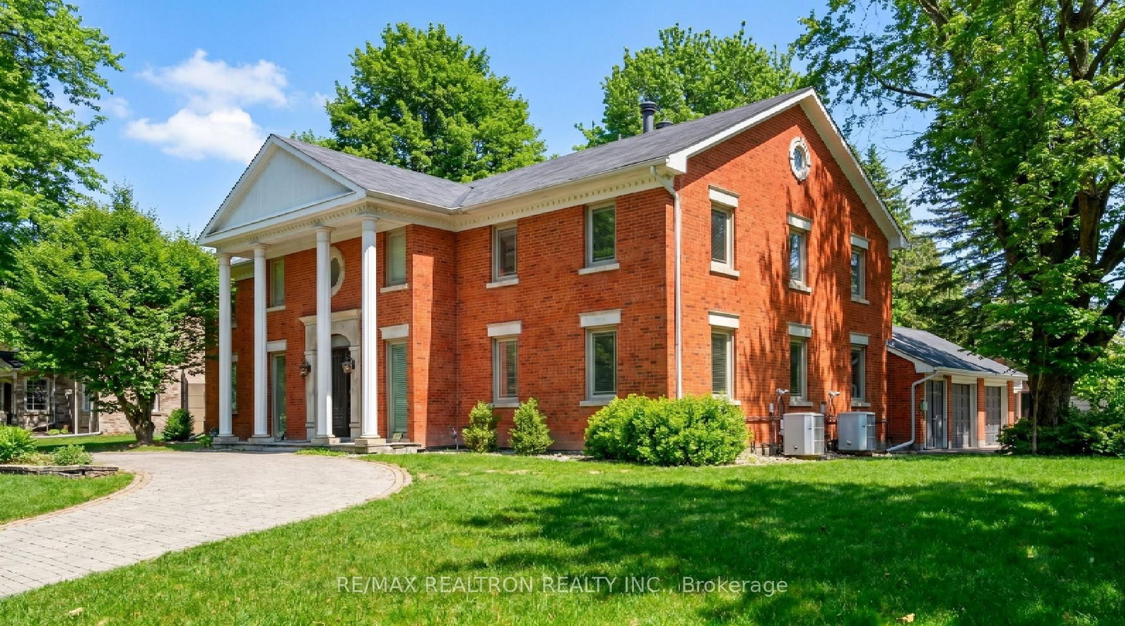 17 Old English Lane • Markham, ON photo 6