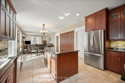 536 Village Parkway • Markham, ON photo 9