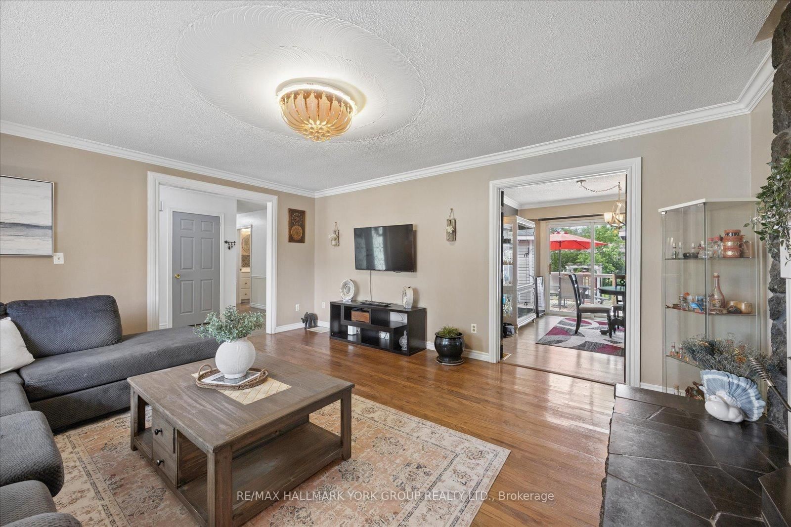 28 Main Street • Georgina, ON photo 11