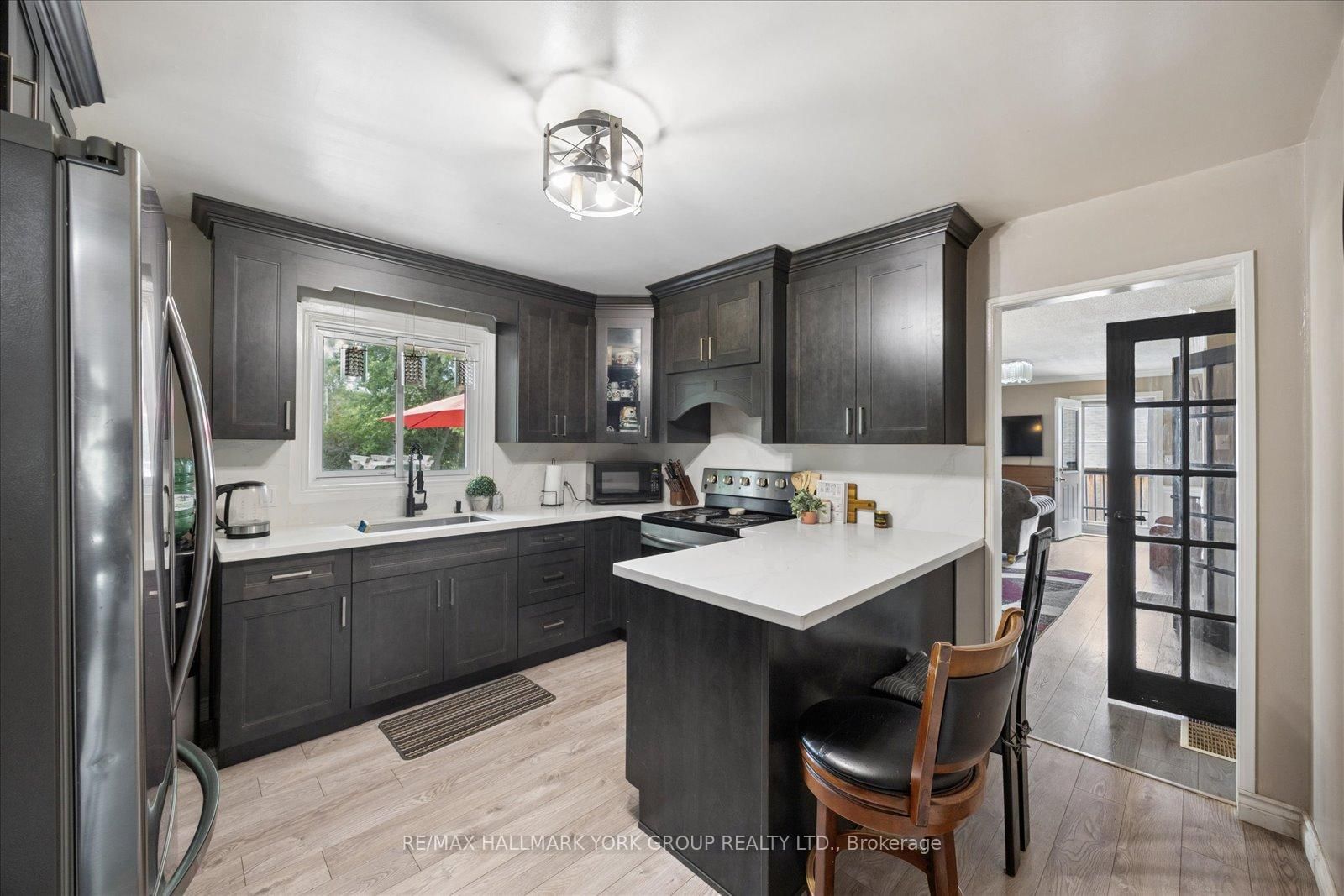 28 Main Street • Georgina, ON photo 15