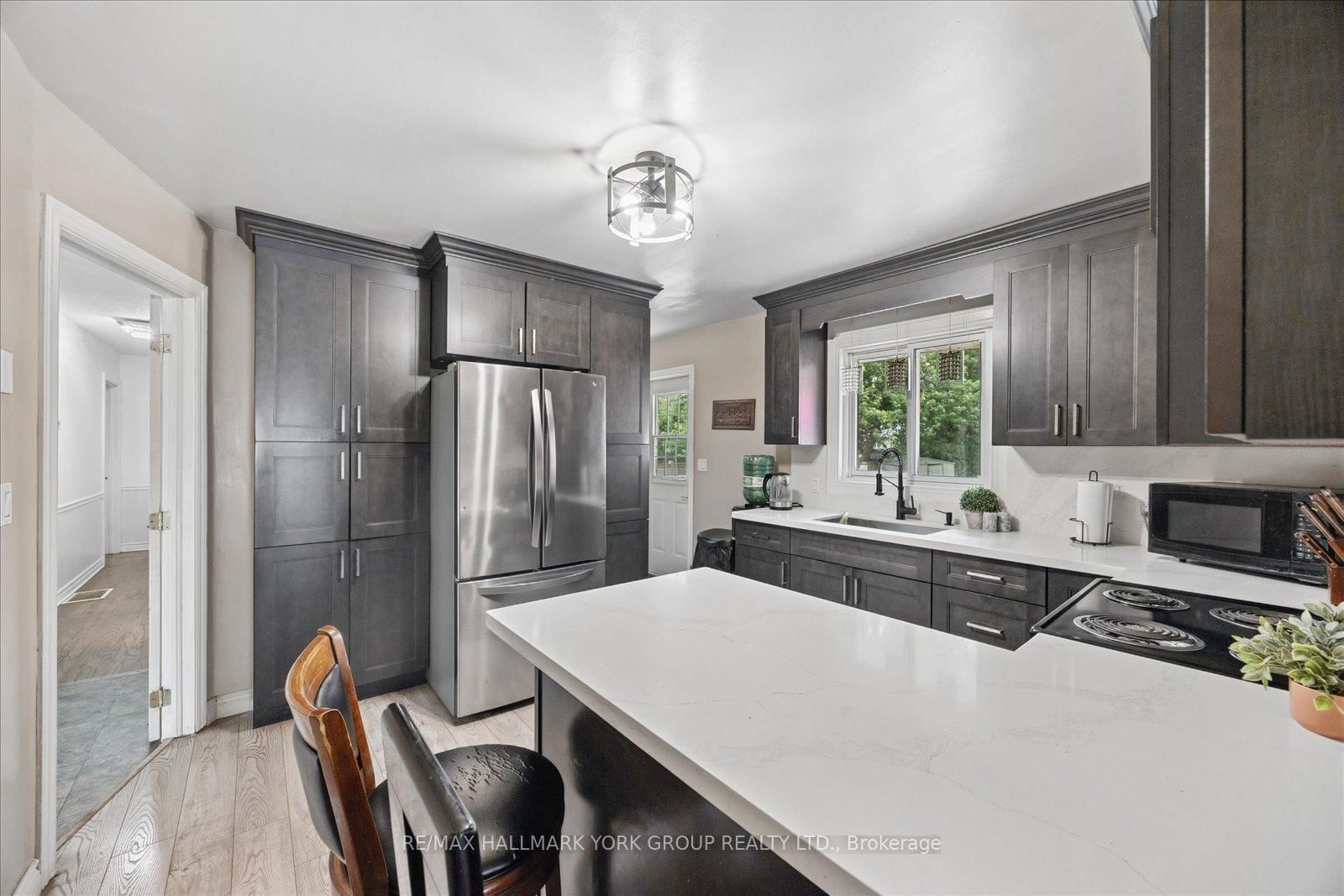 28 Main Street • Georgina, ON photo 16