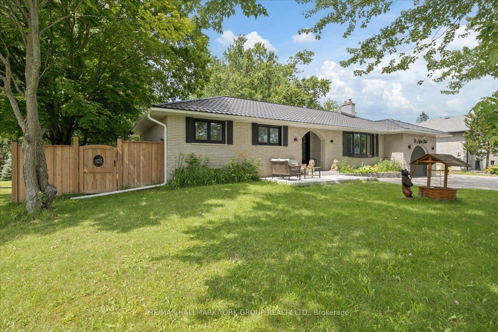 28 Main Street • Georgina, ON photo 3