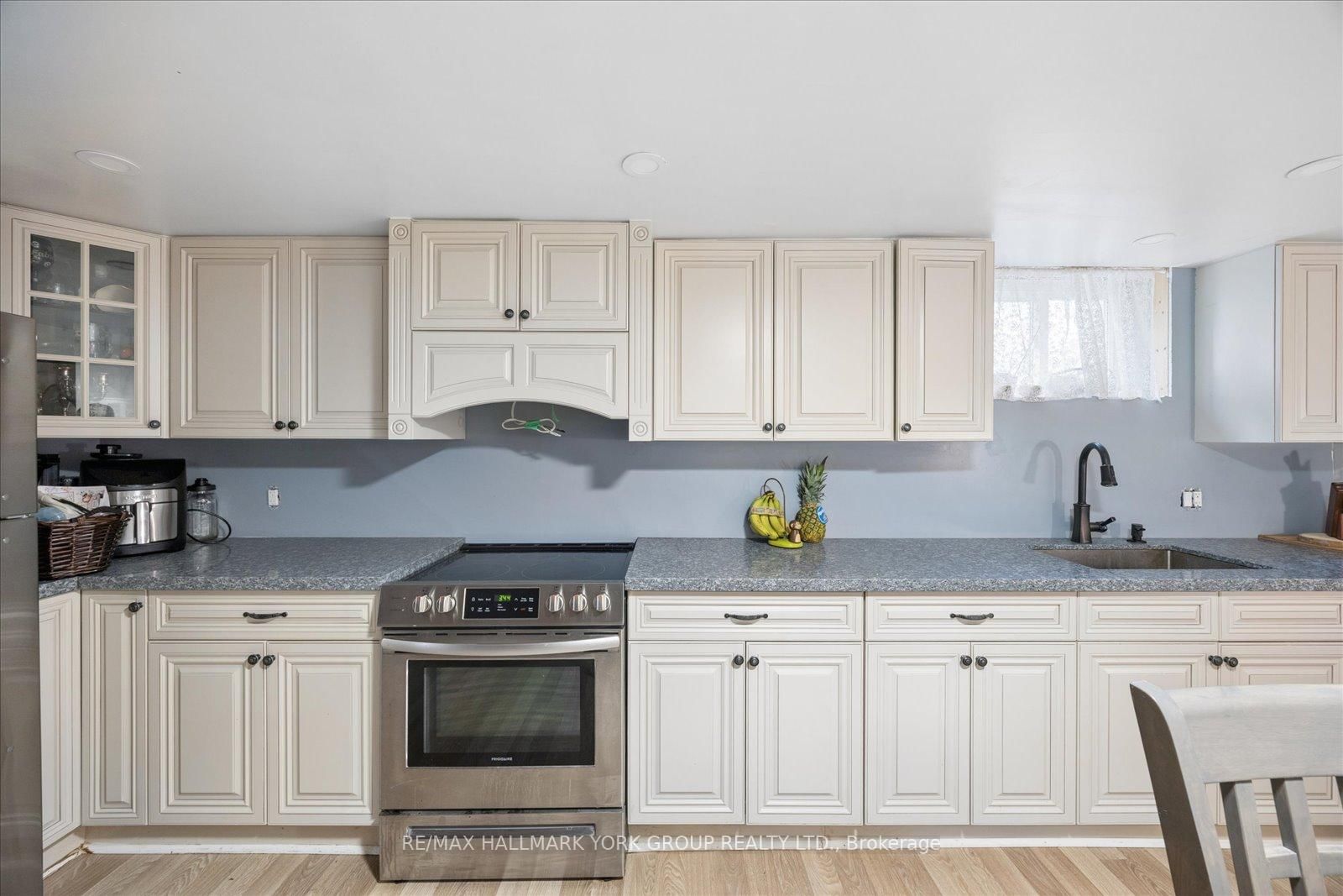 28 Main Street • Georgina, ON photo 31