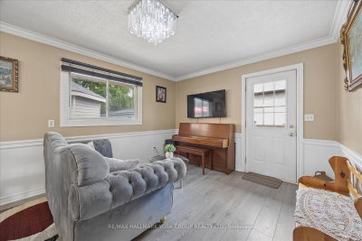 28 Main Street • Georgina, ON photo 9