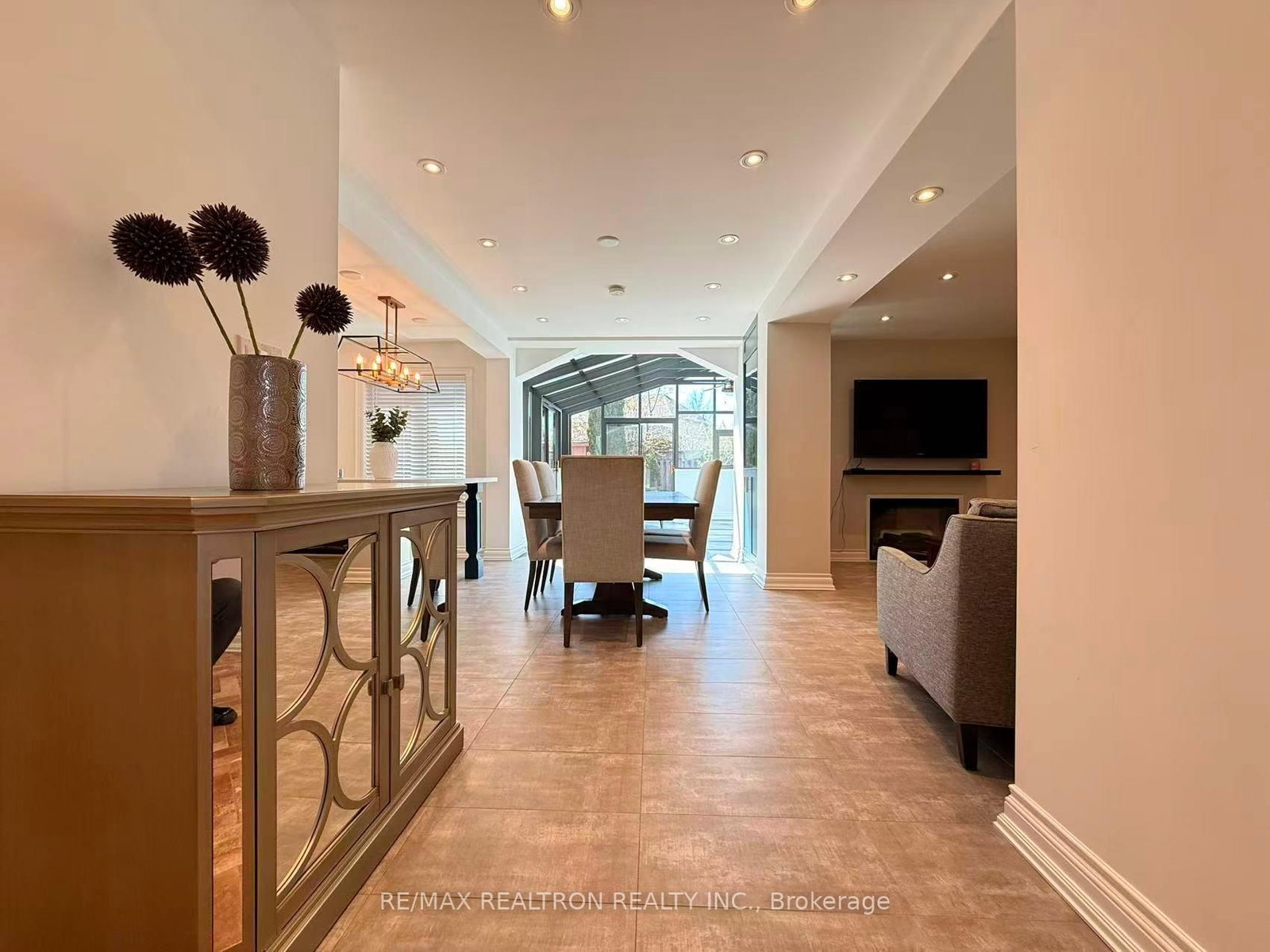 213 Roseheath Drive • Vaughan, ON photo 3