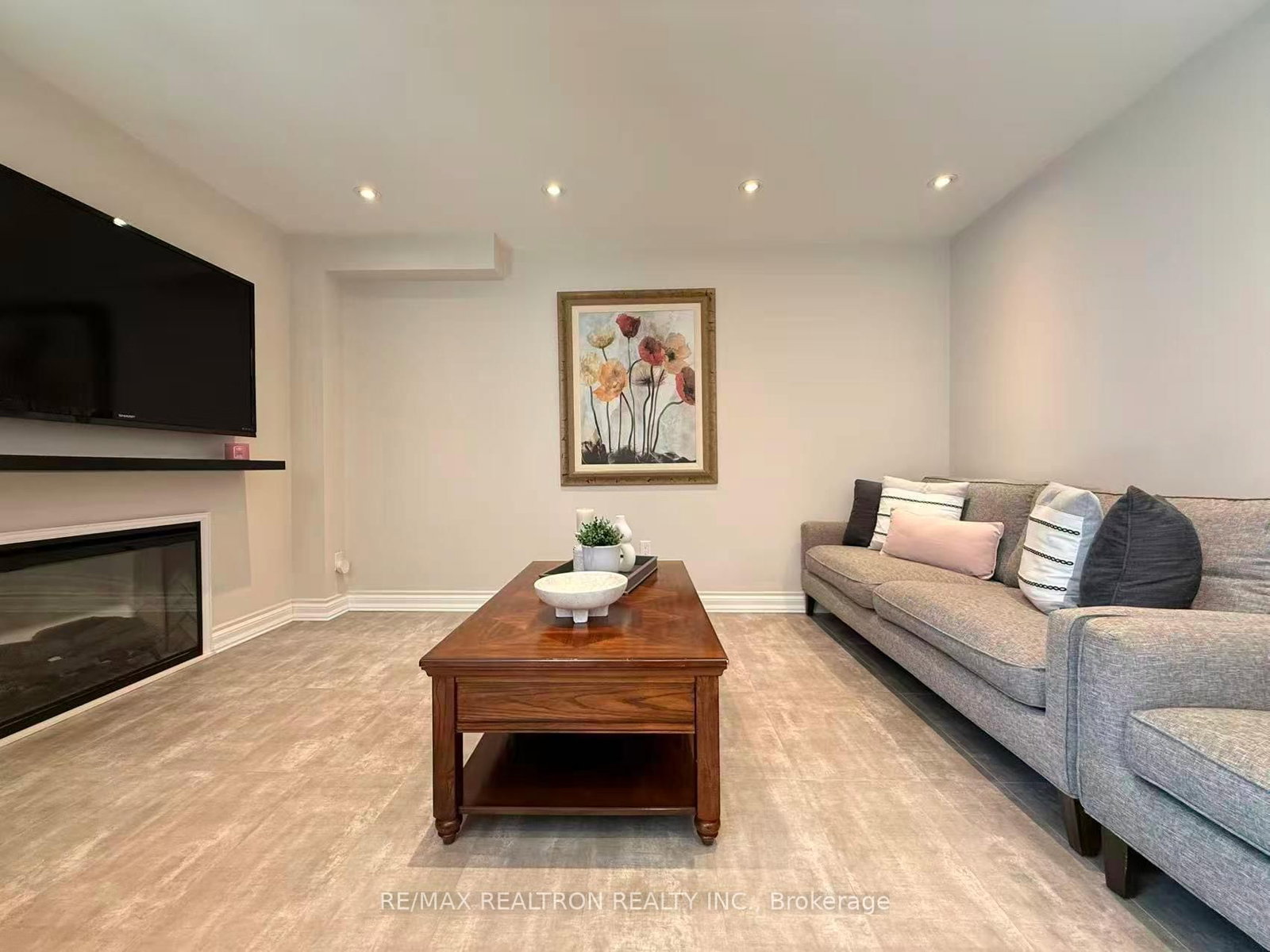 213 Roseheath Drive • Vaughan, ON photo 6