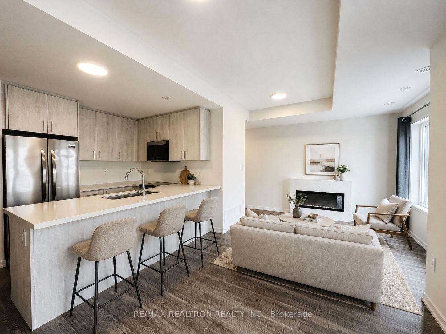 105 Matawin Lane • Richmond Hill, ON photo 2