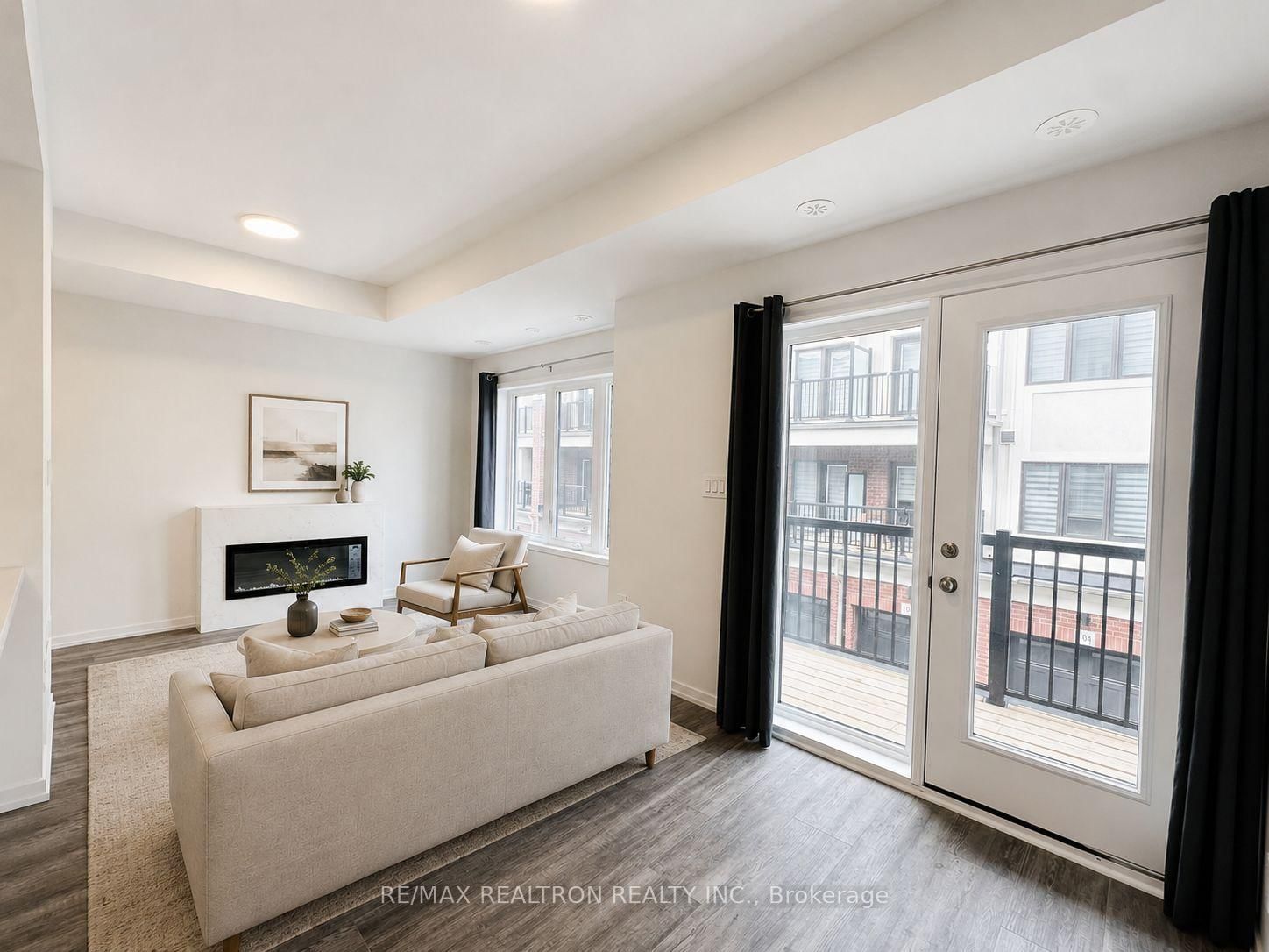 105 Matawin Lane • Richmond Hill, ON photo 5