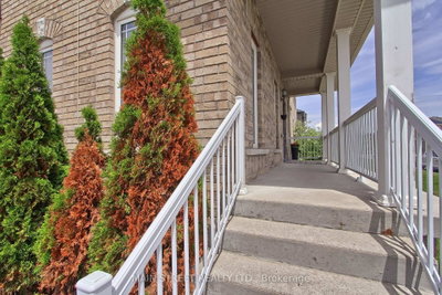 34 Grey Wing Avenue • Georgina, ON photo 4