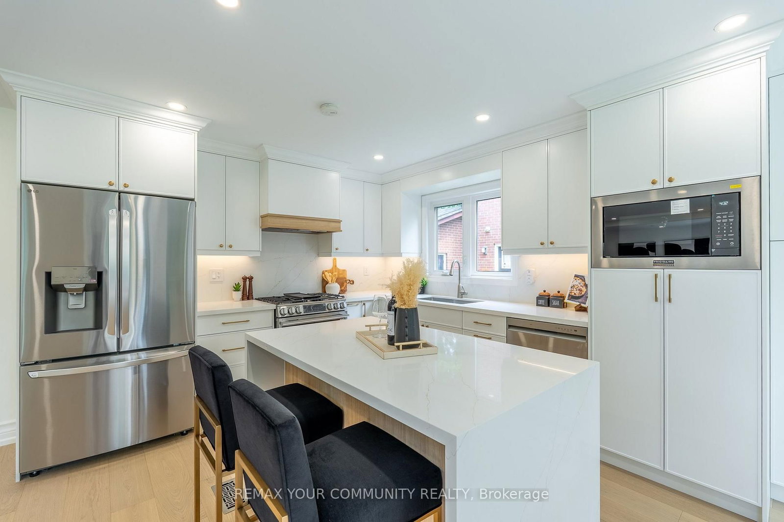 27 Houseman Crescent • Richmond Hill, ON photo 15