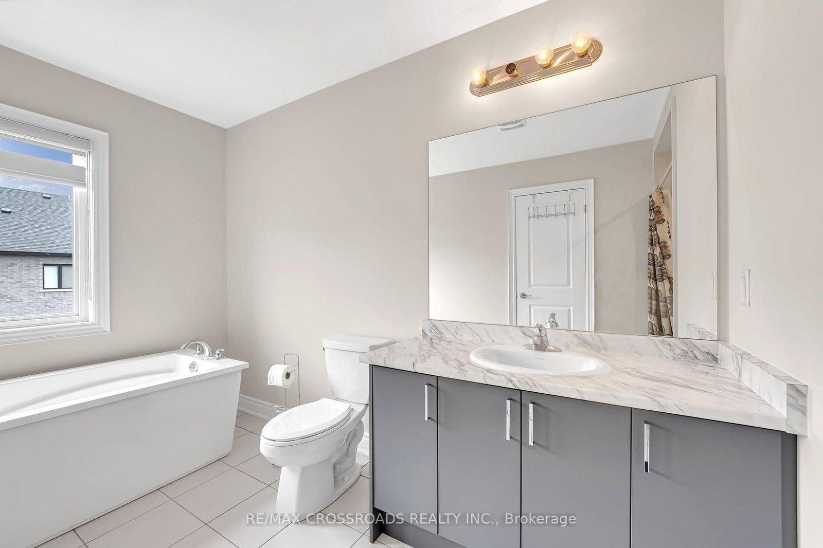 267 Heritage Street • Bradford West Gwillimbury, ON photo 36