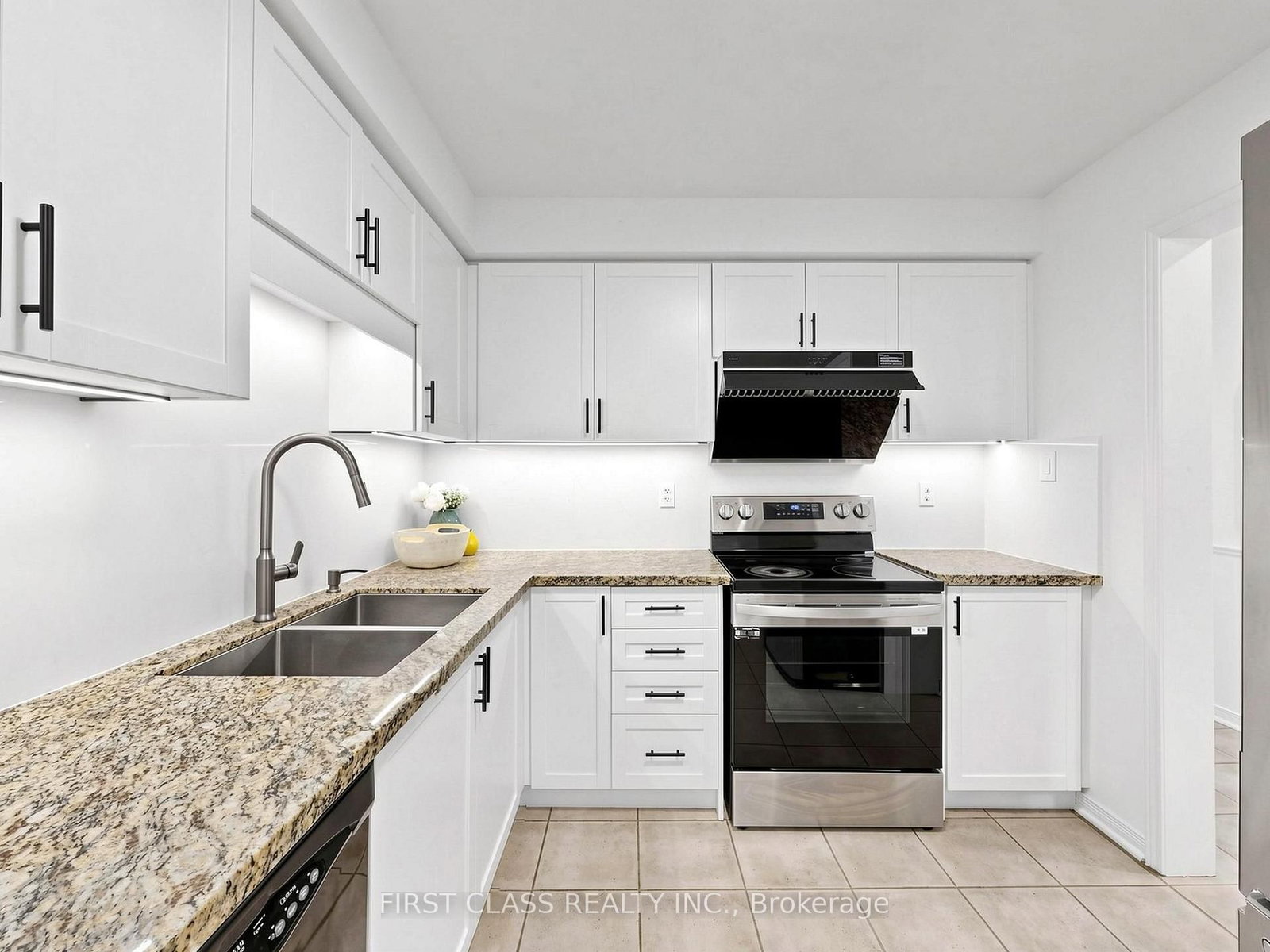 9 Revelstoke Crescent • Richmond Hill, ON photo 13