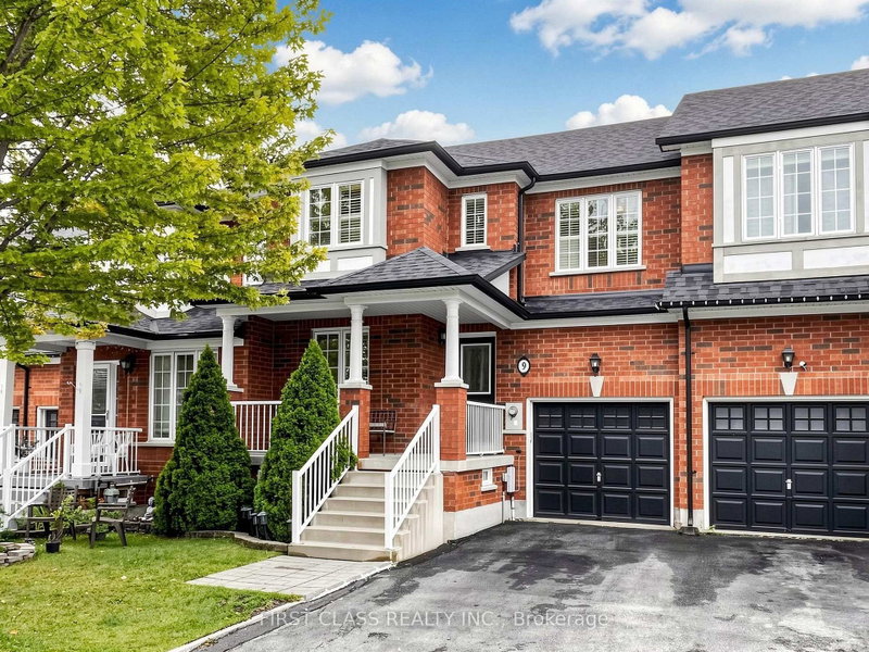 9 Revelstoke Crescent