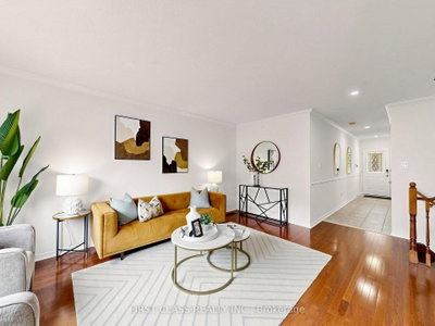 9 Revelstoke Crescent • Richmond Hill, ON photo 8