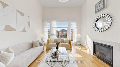 34 Buttonleaf Crescent • Whitchurch-Stouffville, ON photo 4