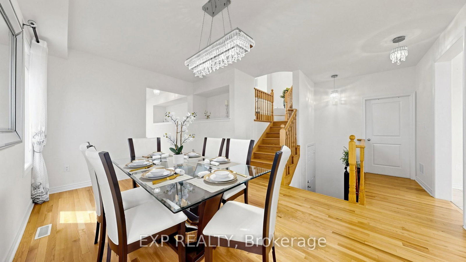 34 Buttonleaf Crescent • Whitchurch-Stouffville, ON photo 9