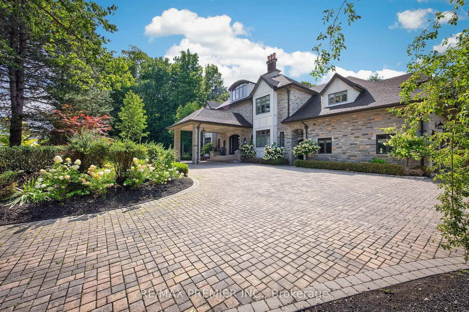 40 Golf Avenue • Vaughan, ON photo 2