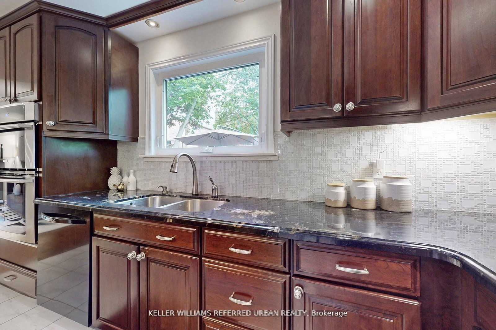 158 Walton Drive • Aurora, ON photo 10
