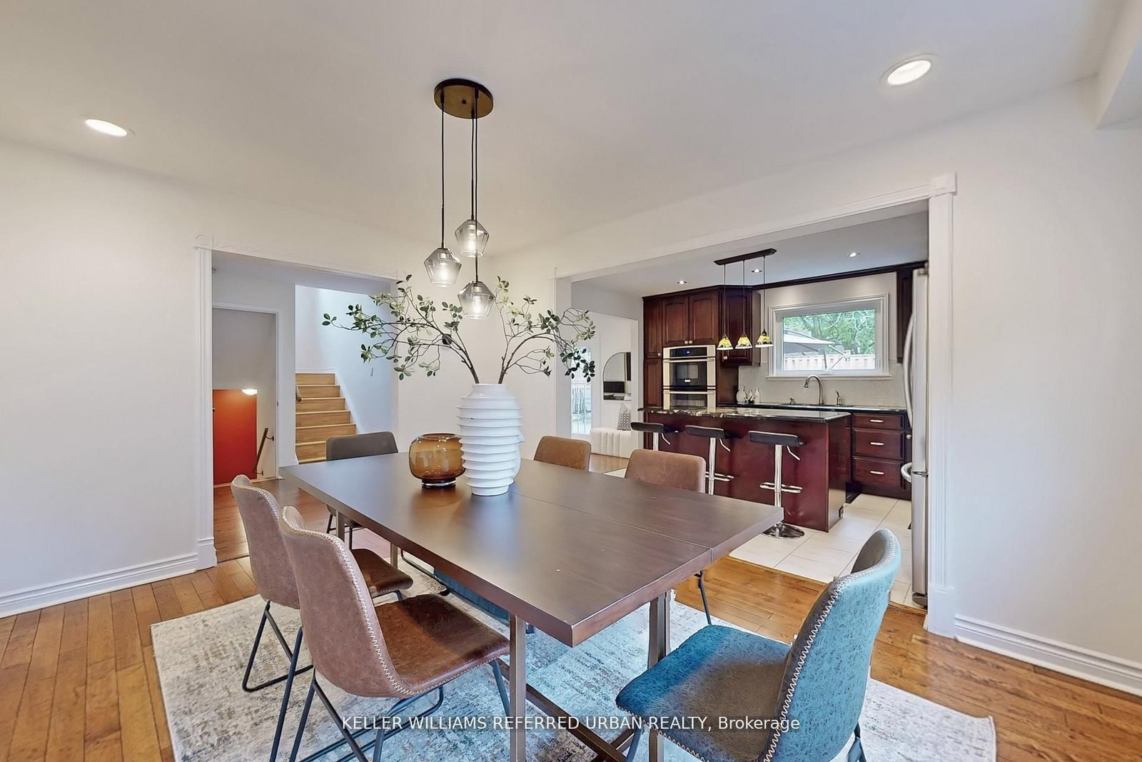 158 Walton Drive • Aurora, ON photo 6
