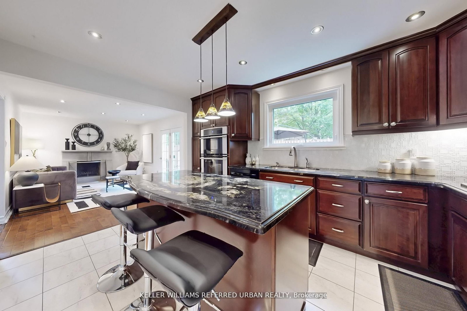 158 Walton Drive • Aurora, ON photo 8