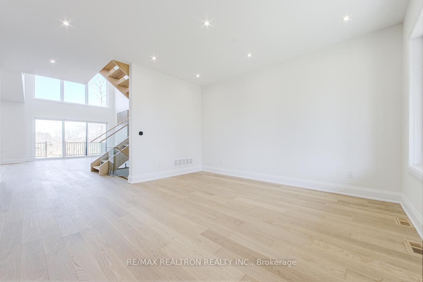 496 Duclos Point Road • Georgina, ON photo 3