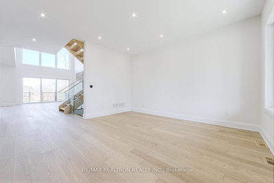 496 Duclos Point Road • Georgina, ON photo 3