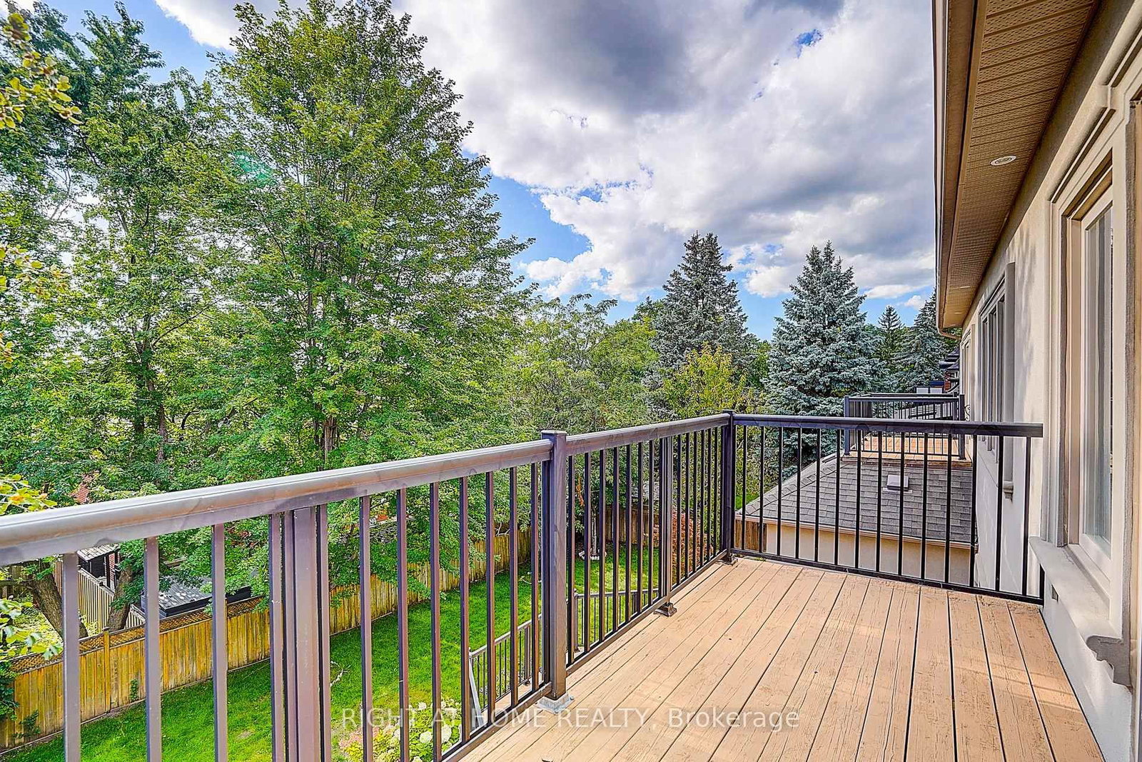 16 Fairview Avenue • Richmond Hill, ON photo 10