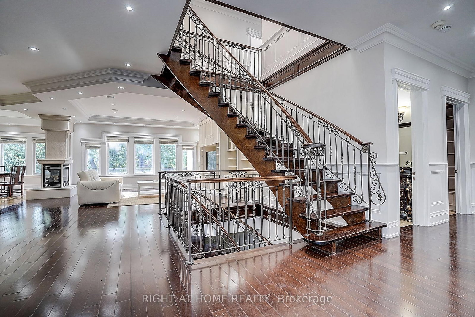 16 Fairview Avenue • Richmond Hill, ON photo 15