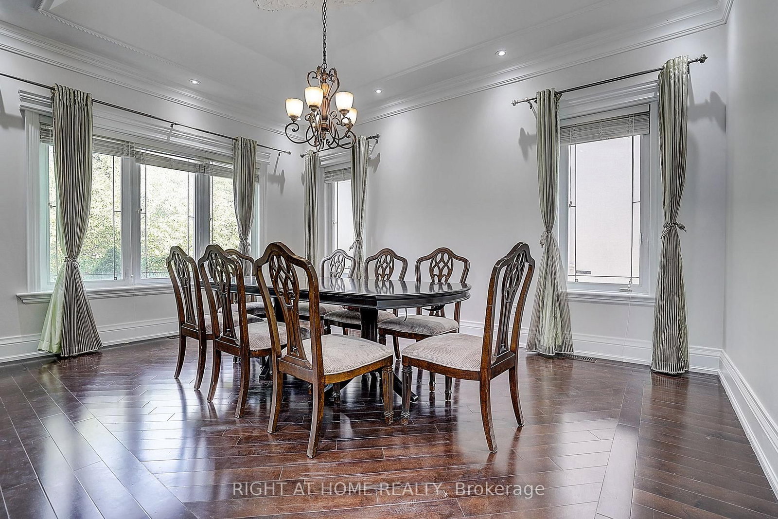 16 Fairview Avenue • Richmond Hill, ON photo 20