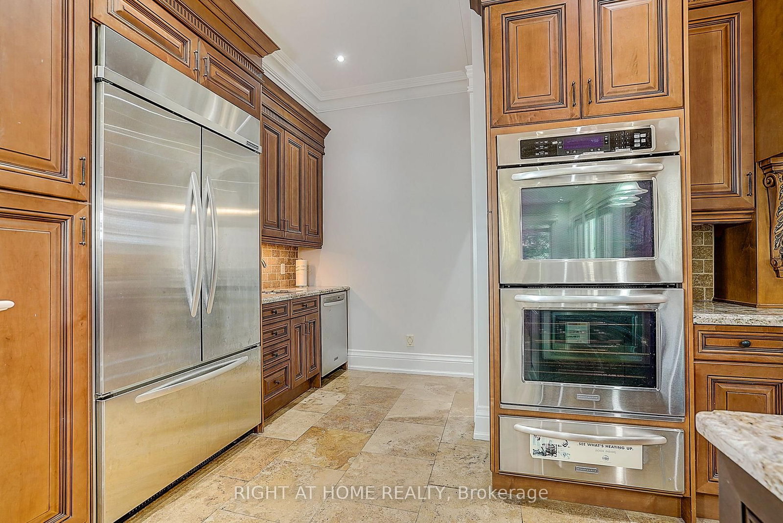 16 Fairview Avenue • Richmond Hill, ON photo 22