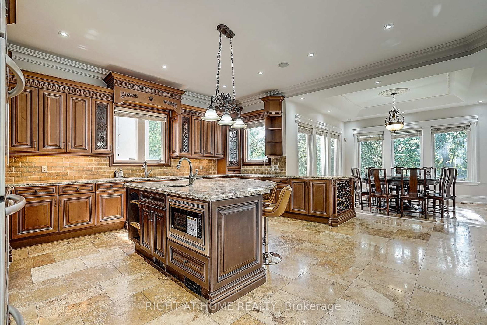 16 Fairview Avenue • Richmond Hill, ON photo 23