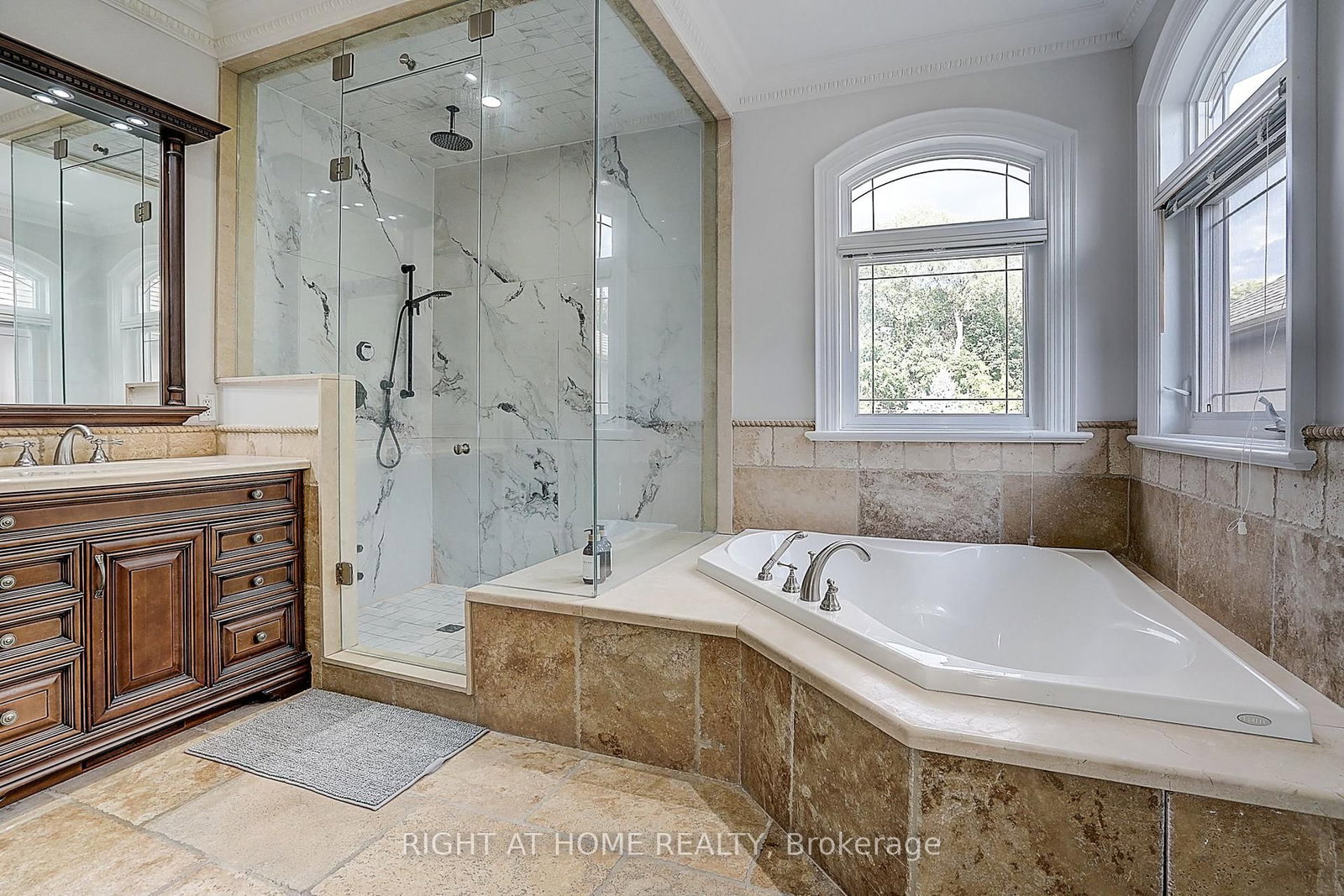 16 Fairview Avenue • Richmond Hill, ON photo 34