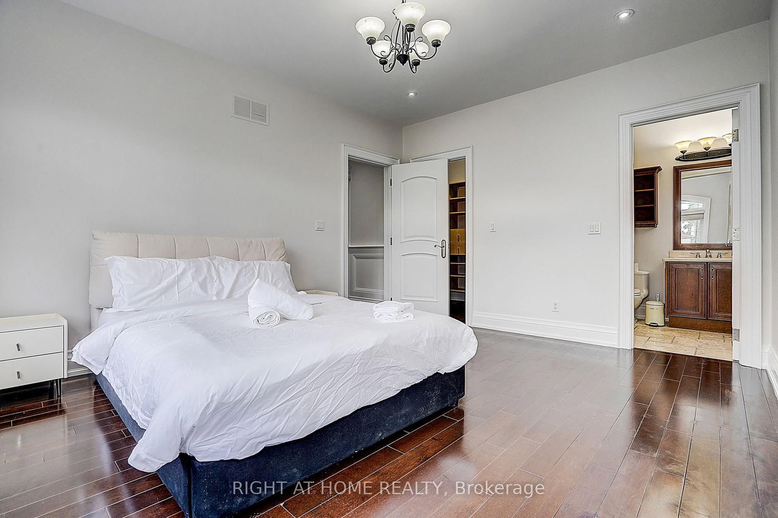 16 Fairview Avenue • Richmond Hill, ON photo 42