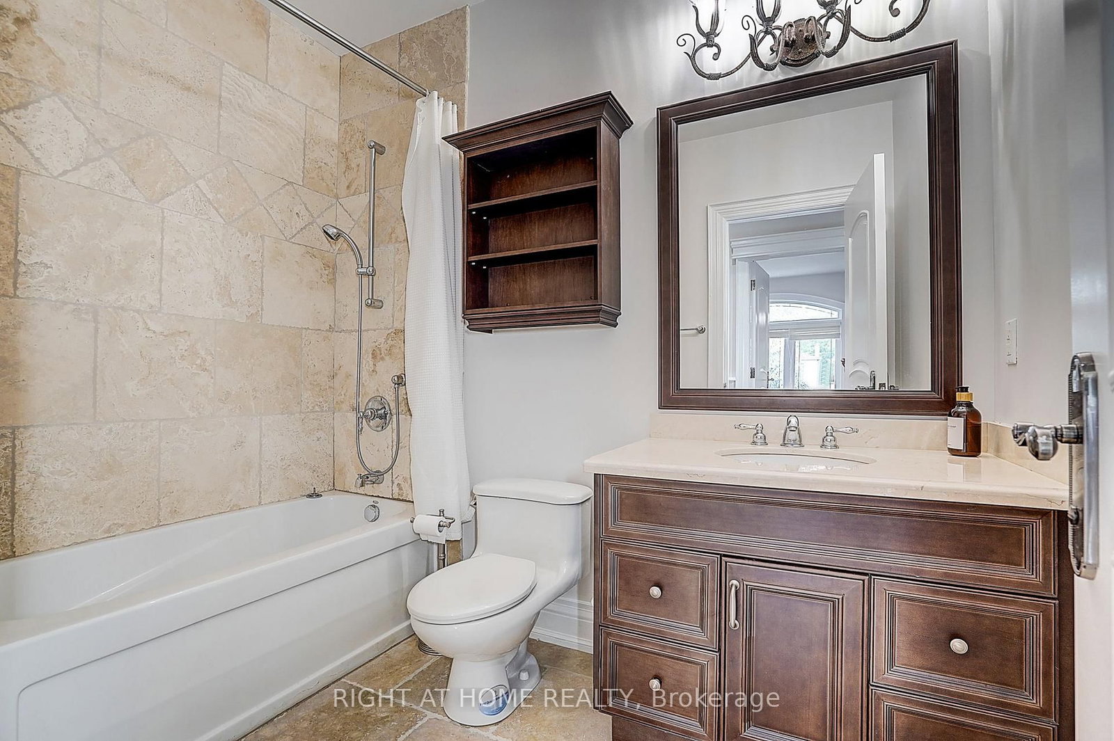 16 Fairview Avenue • Richmond Hill, ON photo 43