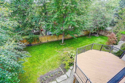 16 Fairview Avenue • Richmond Hill, ON photo 9