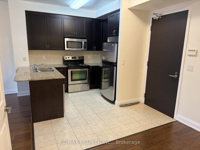 406 - 83 Woodbridge Avenue