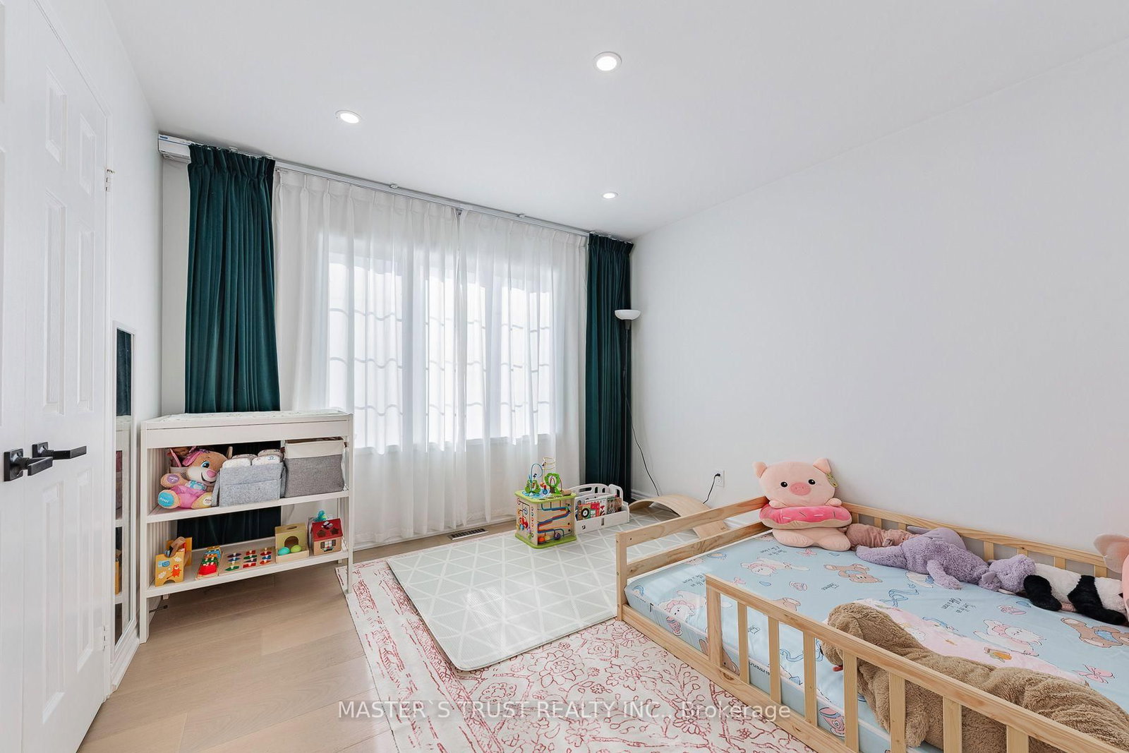 8572 Martin Grove Road • Vaughan, ON photo 18