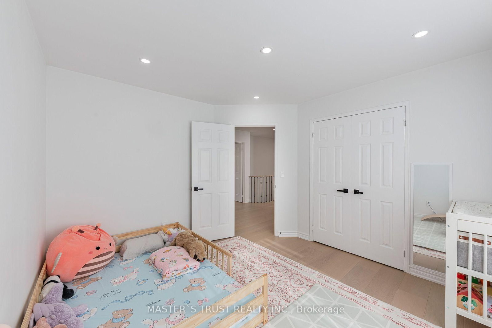 8572 Martin Grove Road • Vaughan, ON photo 19
