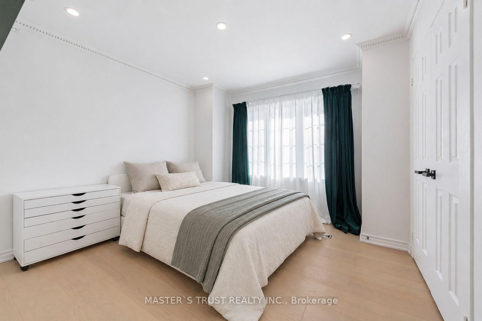 8572 Martin Grove Road • Vaughan, ON photo 20