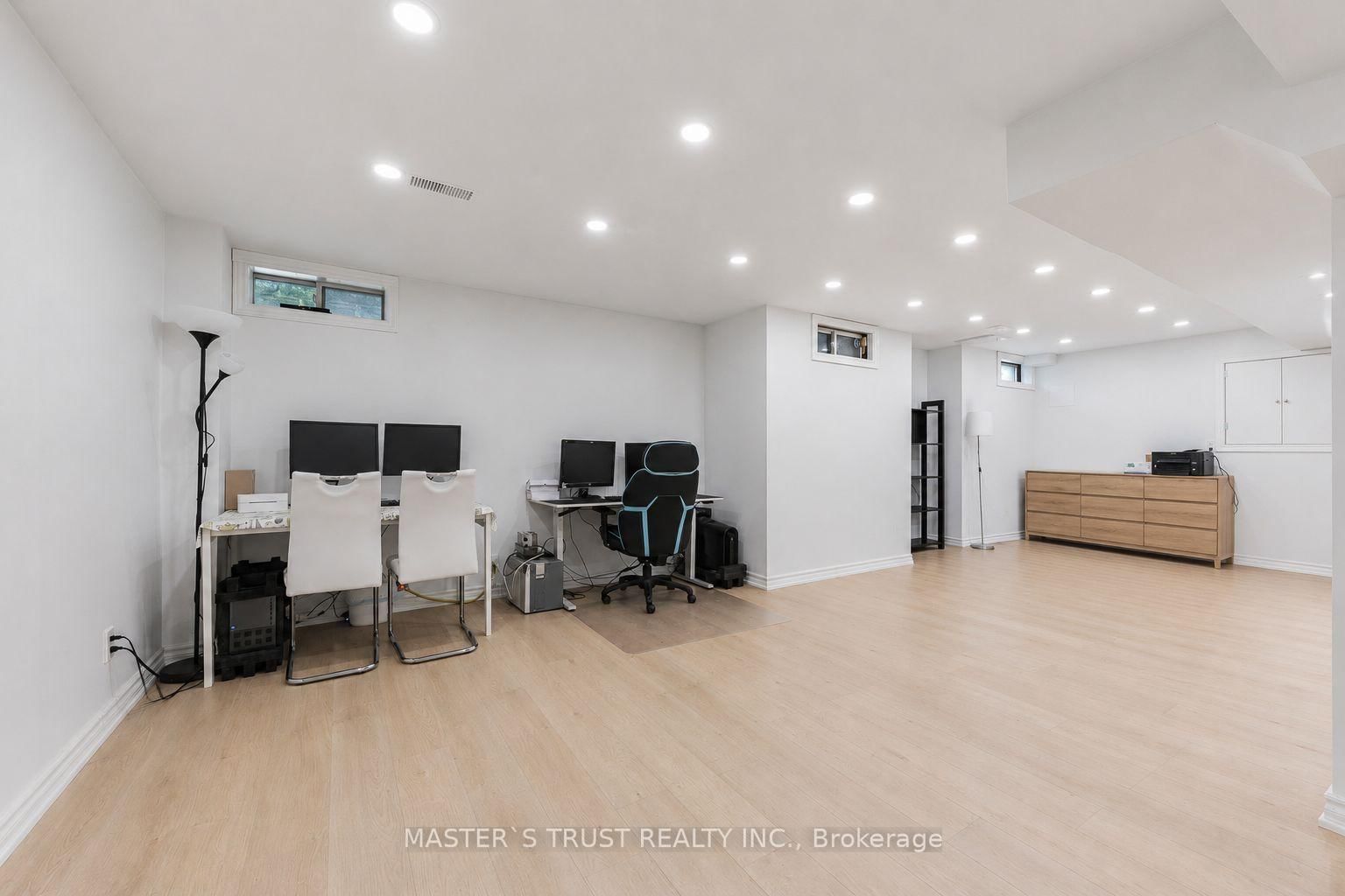 8572 Martin Grove Road • Vaughan, ON photo 25