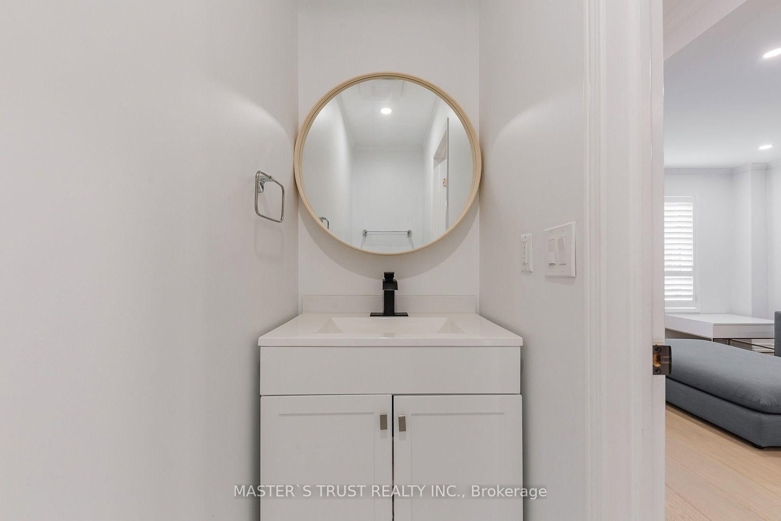 8572 Martin Grove Road • Vaughan, ON photo 26