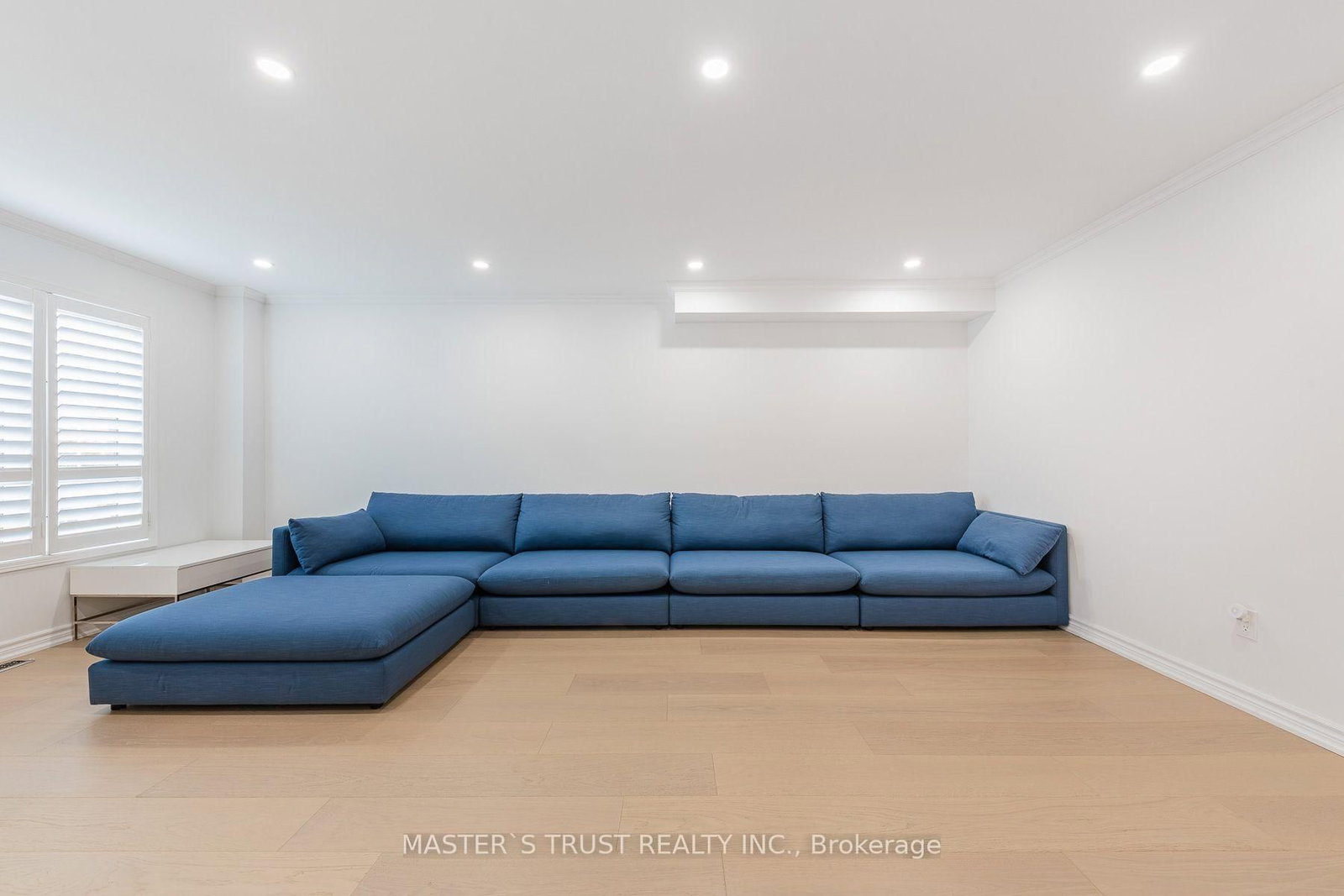8572 Martin Grove Road • Vaughan, ON photo 6