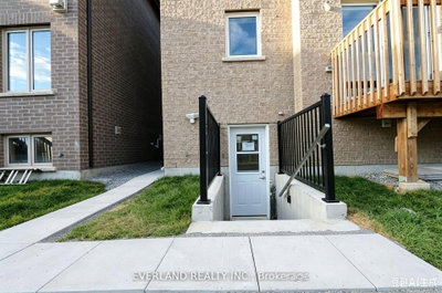 Detached House for lease at 21 Kenneth Ross Bend, East Gwillimbury, Ontario, L9N 0T7 - Sharon - MLS: N13739434
