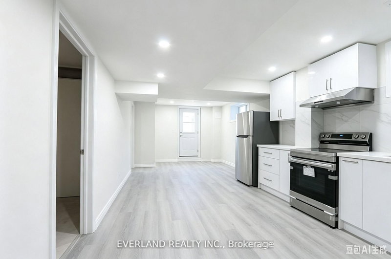 21 Kenneth Ross Bend