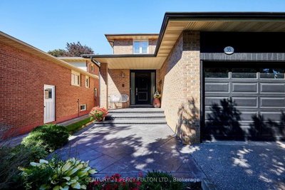 35 Ashland Crescent • Markham, ON photo 2