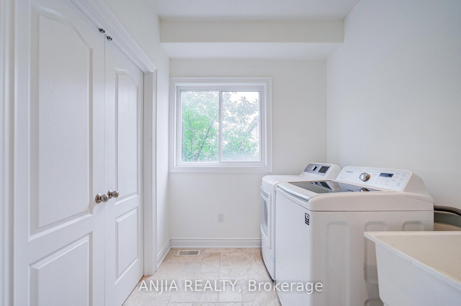 1087 Nantyr Drive • Innisfil, ON photo 26