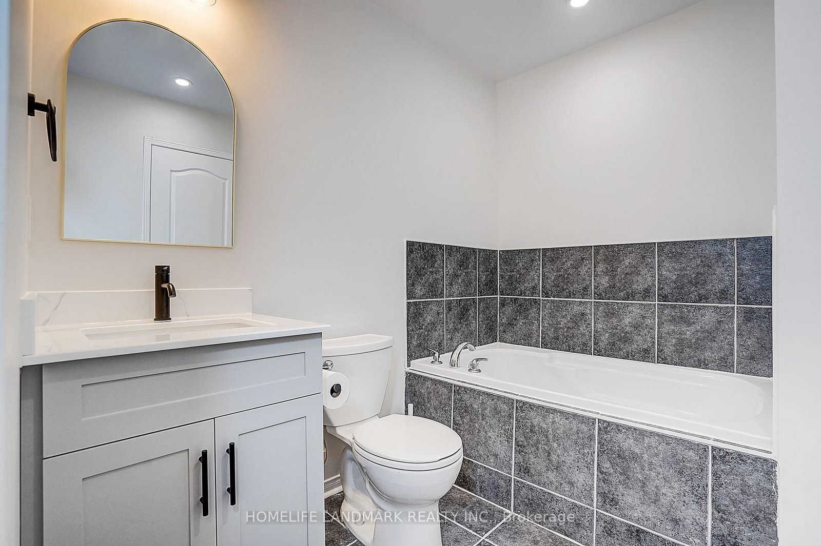 403 White's Hill Avenue • Markham, ON photo 40