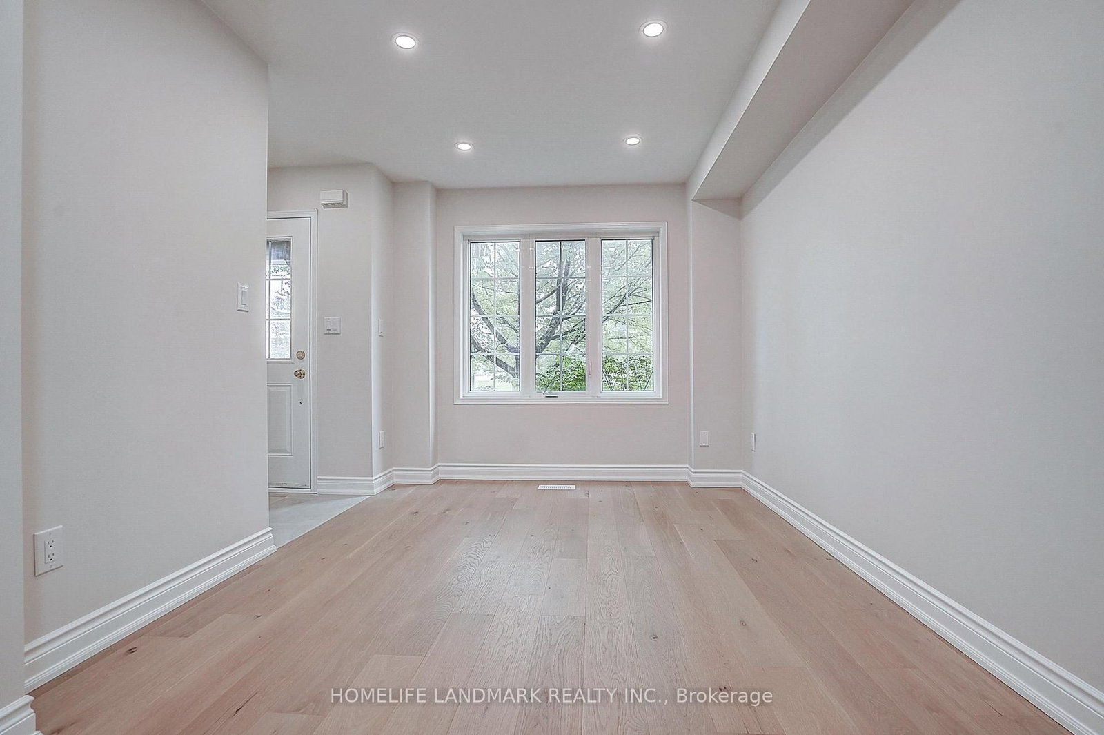 403 White's Hill Avenue • Markham, ON photo 5
